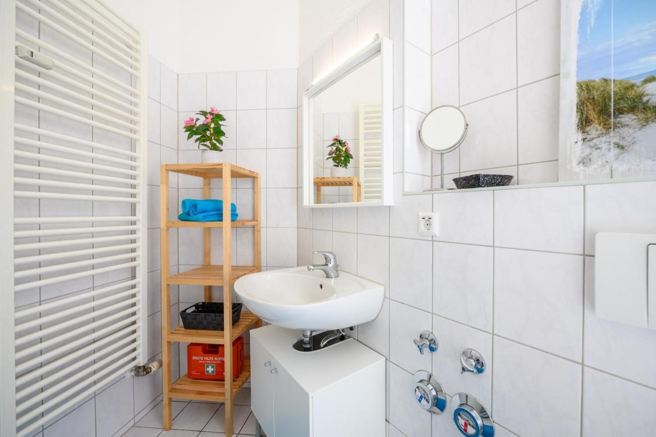 Helle Wohnung Mit Balkon In Gruenen Innenhof - W-Lan, 4 Schlafplaetze Magdeburg Exterior photo